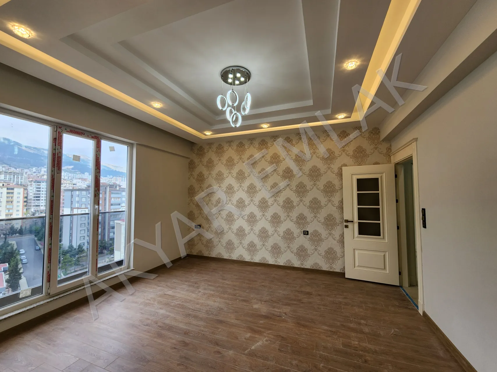 AKYAR EMLAK'DAN 5+1 LÜKS 260m² GENİŞ DAİRE — 34