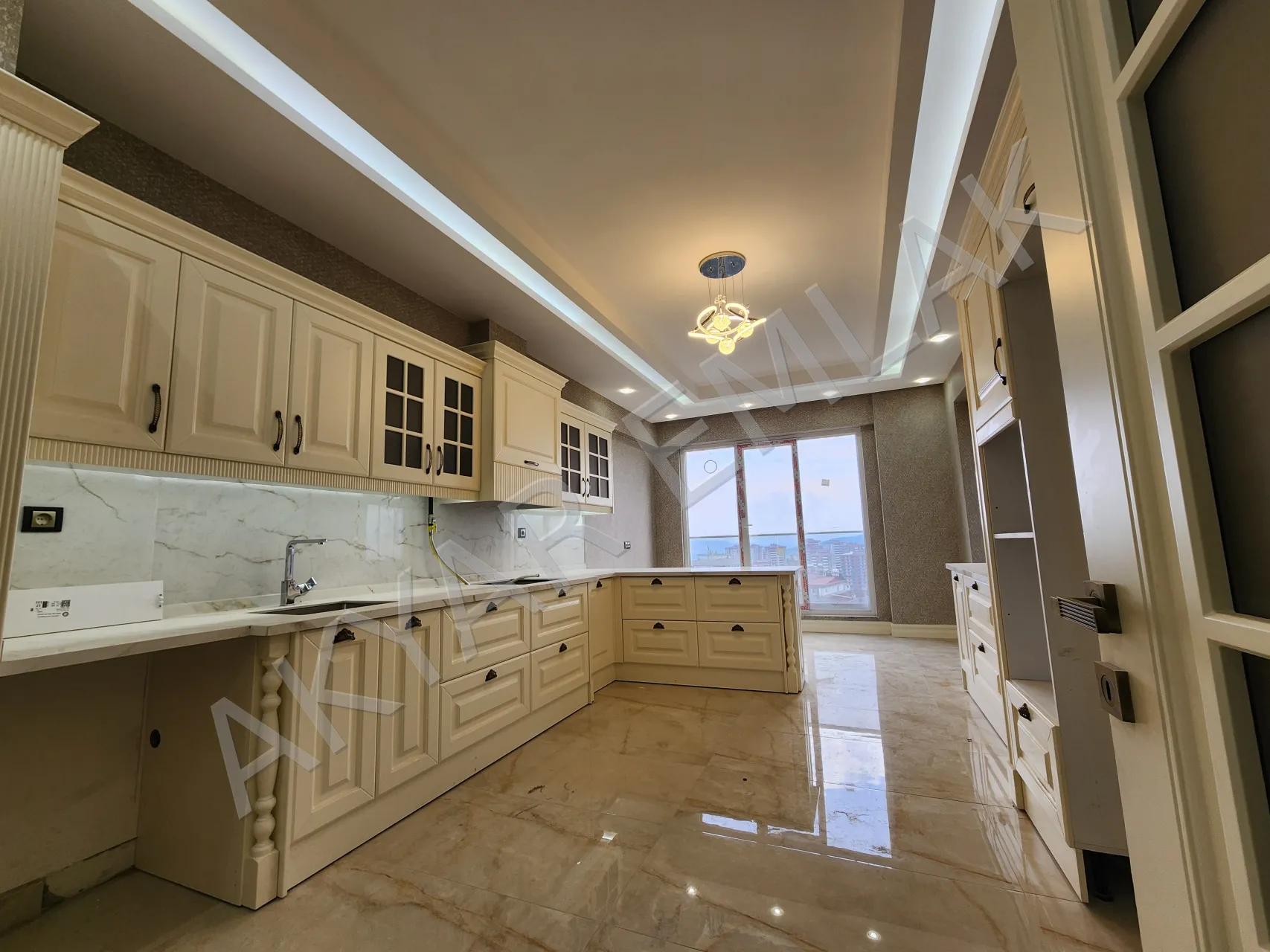 AKYAR EMLAK'DAN 5+1 LÜKS 260m² GENİŞ DAİRE — 9