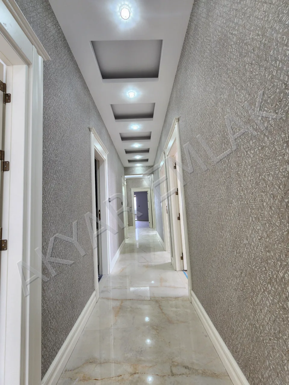 AKYAR EMLAK'DAN 5+1 LÜKS 260m² GENİŞ DAİRE — 27
