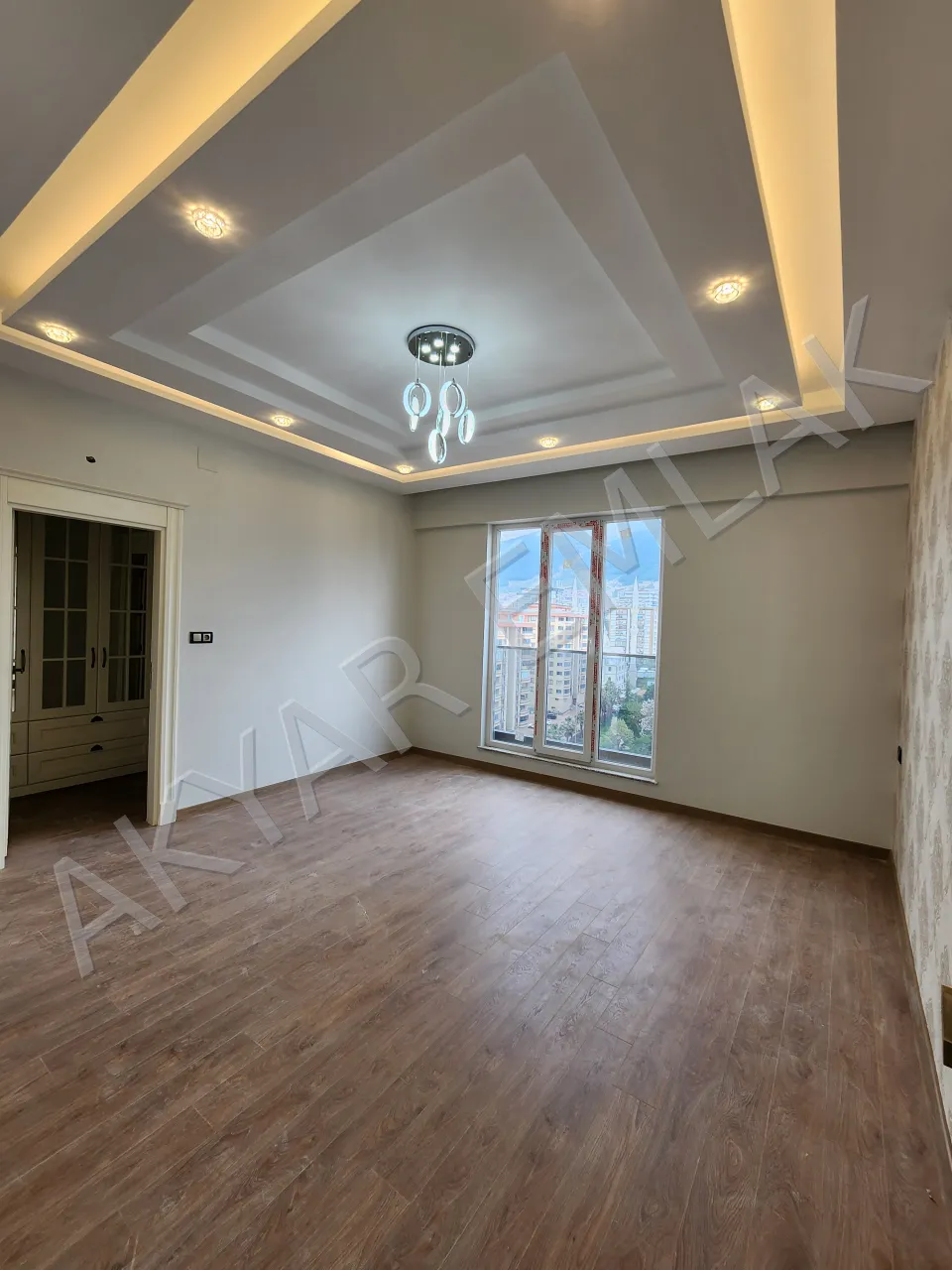 AKYAR EMLAK'DAN 5+1 LÜKS 260m² GENİŞ DAİRE — 32