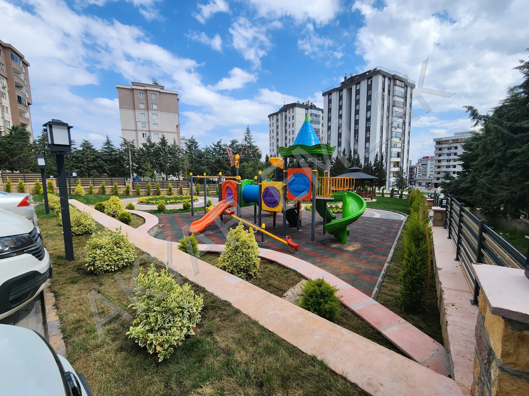 AKYAR EMLAK'DAN 5+1 LÜKS 260m² GENİŞ DAİRE — 50