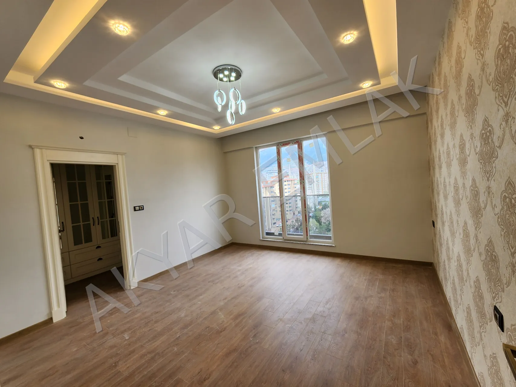 AKYAR EMLAK'DAN 5+1 LÜKS 260m² GENİŞ DAİRE — 30