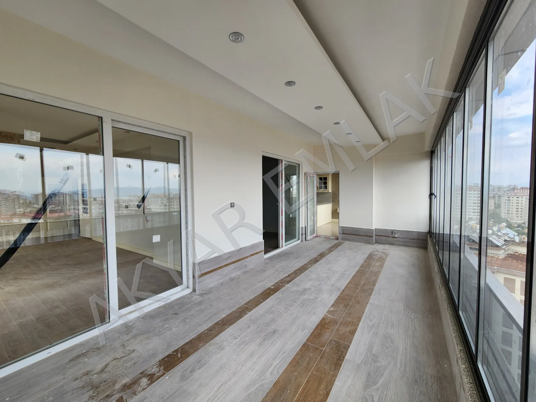 AKYAR EMLAK'DAN 5+1 LÜKS 260m² GENİŞ DAİRE — 39
