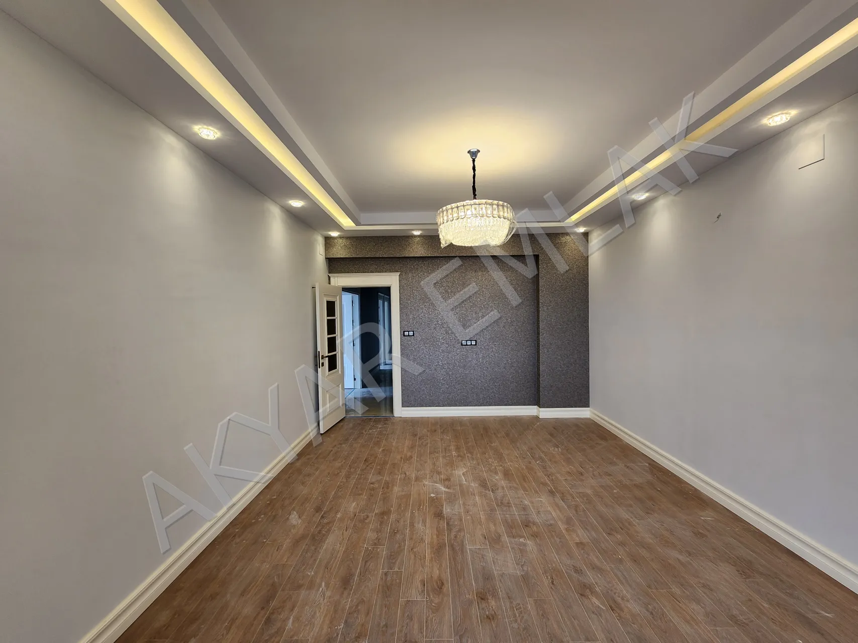 AKYAR EMLAK'DAN 5+1 LÜKS 260m² GENİŞ DAİRE — 42