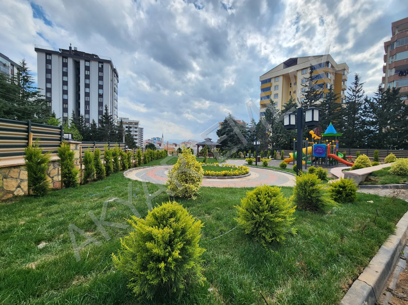 AKYAR EMLAK'DAN 5+1 LÜKS 260m² GENİŞ DAİRE — 52