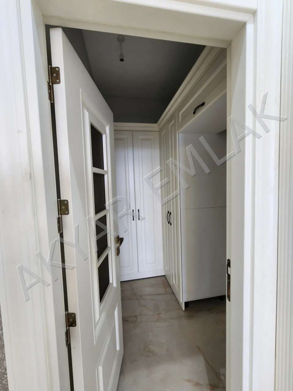 AKYAR EMLAK'DAN 5+1 LÜKS 260m² GENİŞ DAİRE — 45