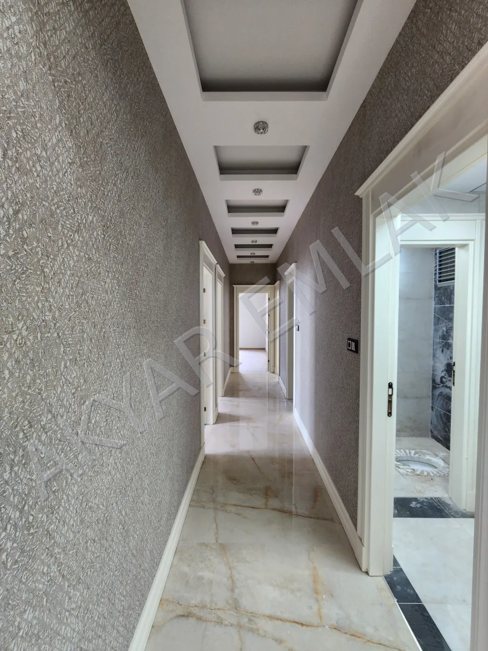 AKYAR EMLAK'DAN 5+1 LÜKS 260m² GENİŞ DAİRE — 12