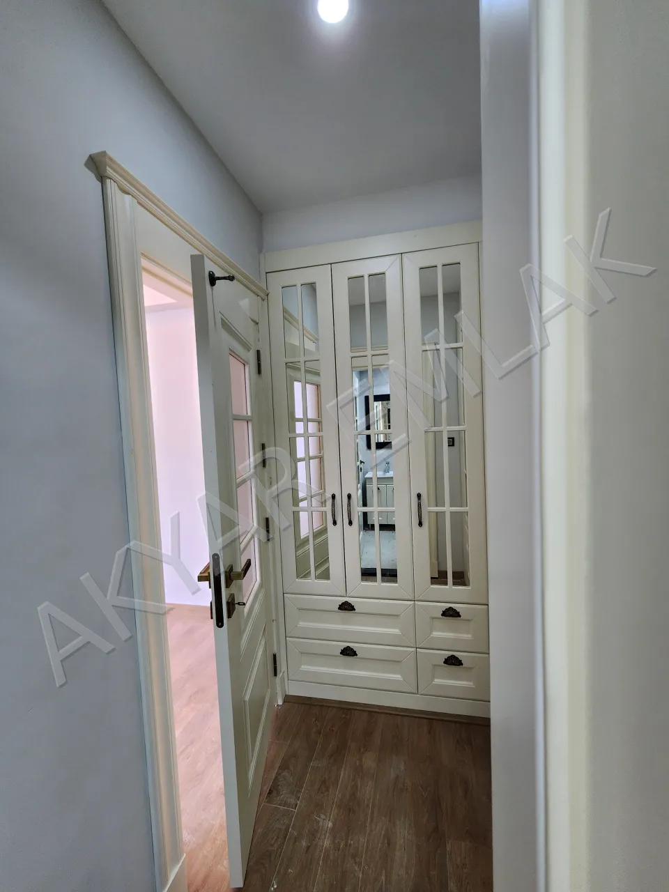 AKYAR EMLAK'DAN 5+1 LÜKS 260m² GENİŞ DAİRE — 35
