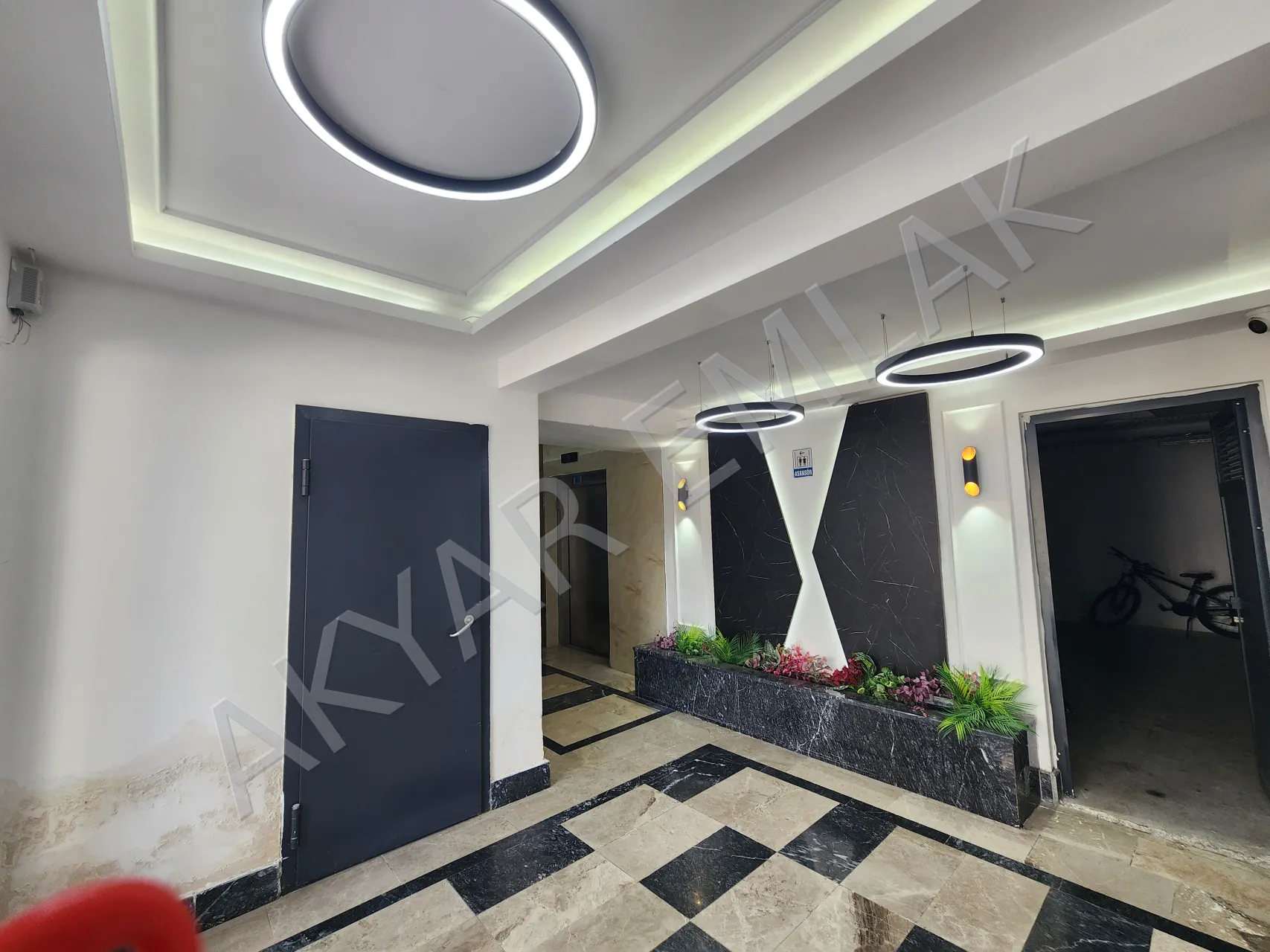 AKYAR EMLAK Binevler'de 5+1 Lüks Daire, Site İçi Geniş Metrekare — 3