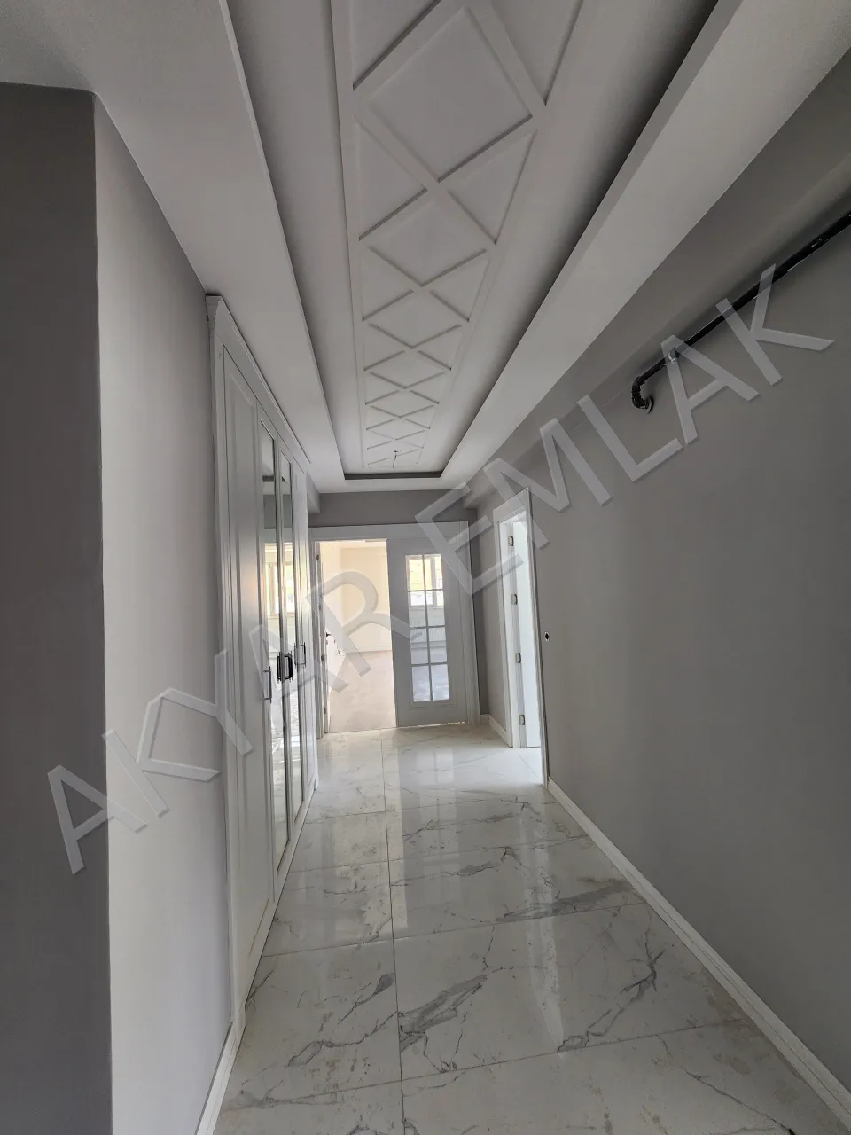 AKYAR EMLAK Binevler'de 5+1 Lüks Daire, Site İçi Geniş Metrekare — 11