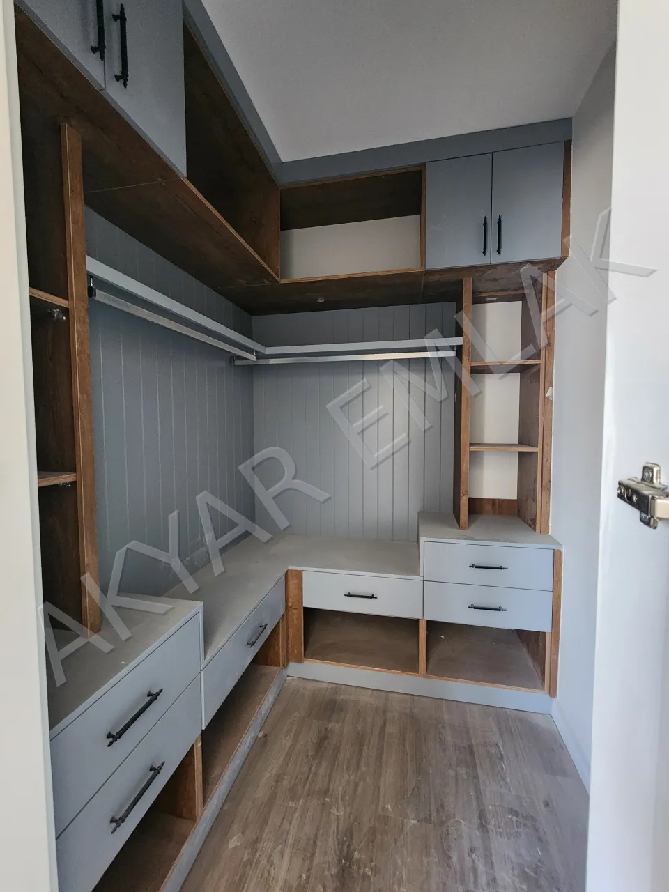 AKYAR EMLAK Binevler'de 5+1 Lüks Daire, Site İçi Geniş Metrekare — 25