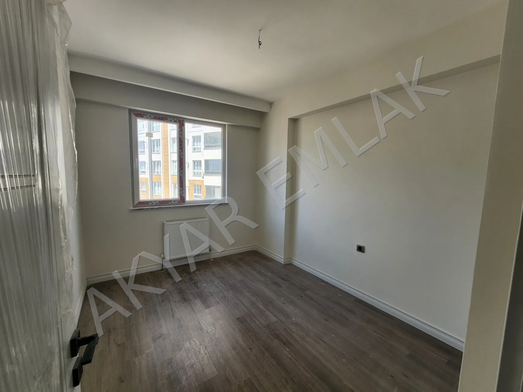 AKYAR EMLAK Binevler'de 5+1 Lüks Daire, Site İçi Geniş Metrekare — 27