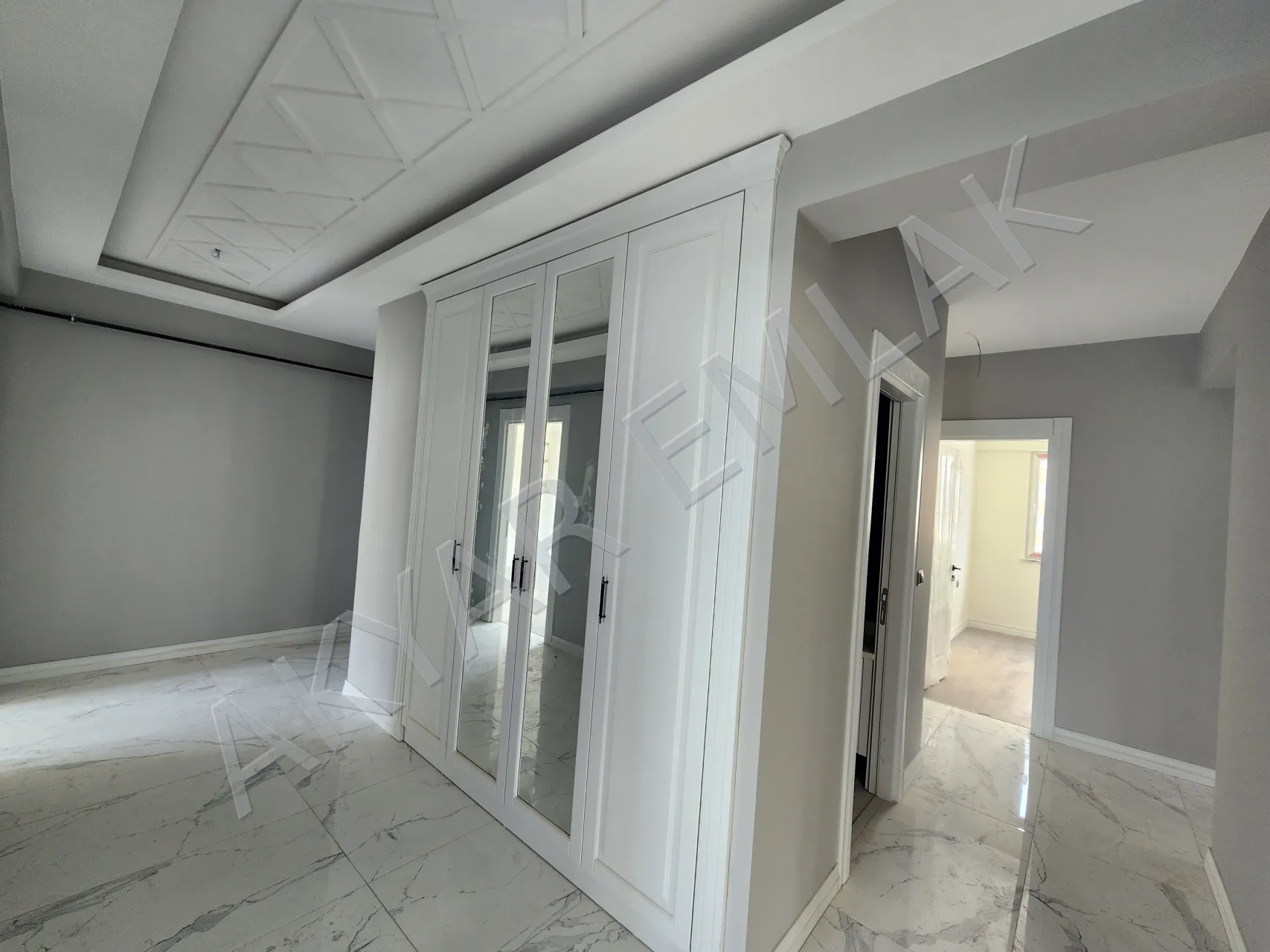 AKYAR EMLAK Binevler'de 5+1 Lüks Daire, Site İçi Geniş Metrekare — 15