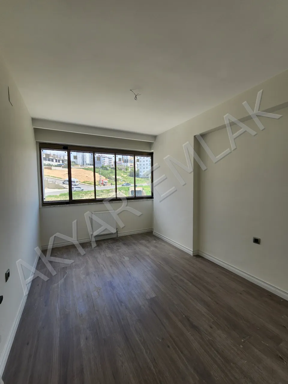 AKYAR EMLAK Binevler'de 5+1 Lüks Daire, Site İçi Geniş Metrekare — 24