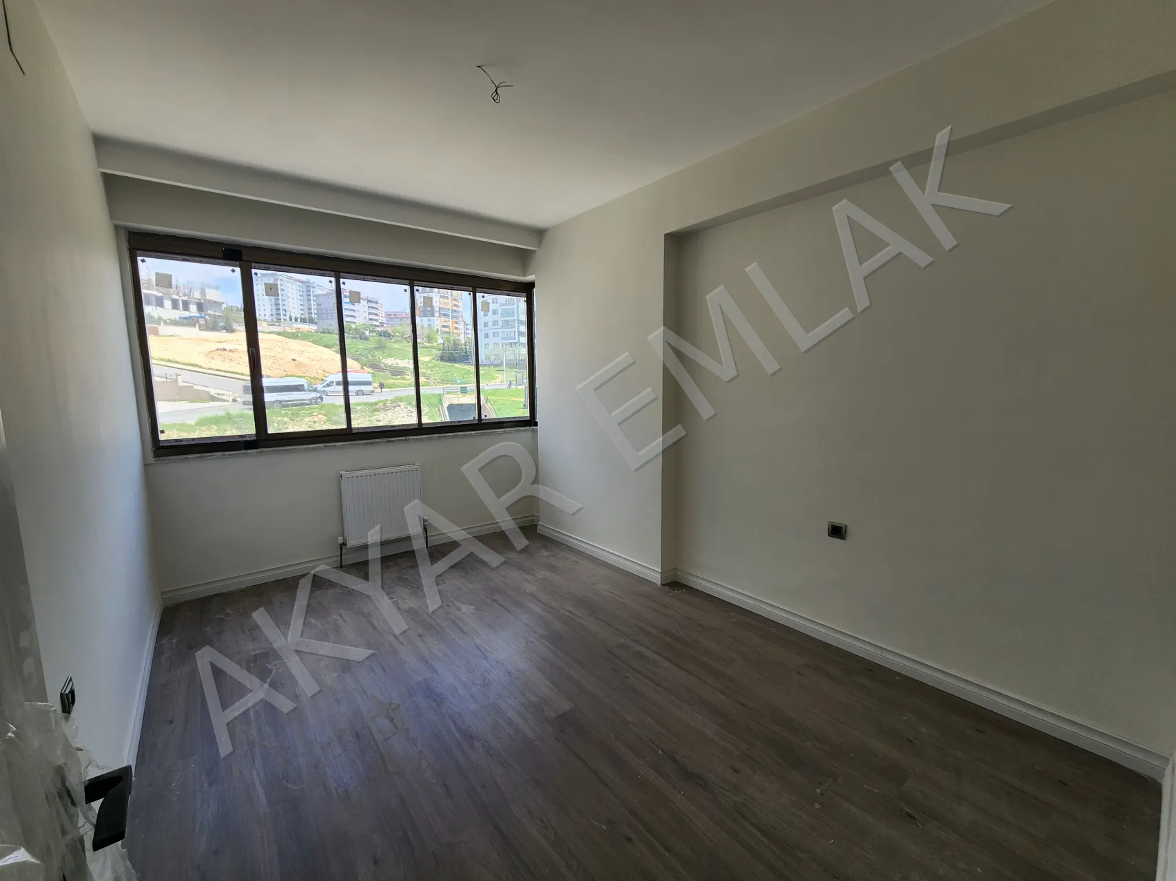 AKYAR EMLAK Binevler'de 5+1 Lüks Daire, Site İçi Geniş Metrekare — 37