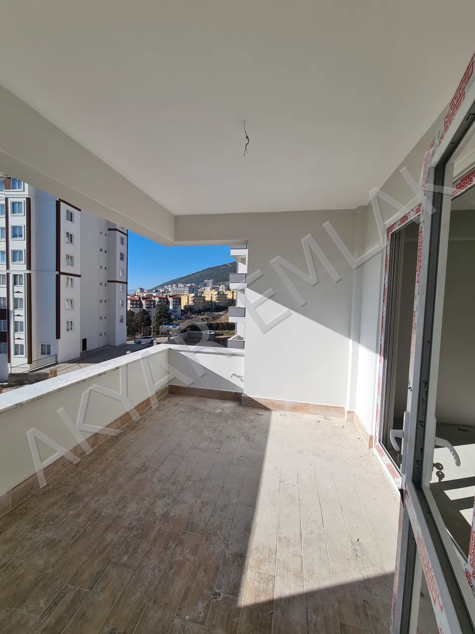 AKYAR EMLAK'DAN BİNEVLER MAH. 4+1 LÜKS SİTE İÇİ DAİRE — 36