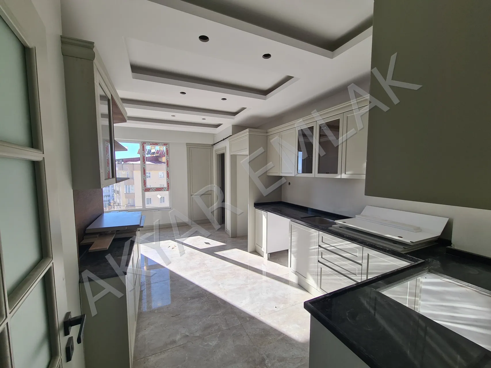 AKYAR EMLAK'DAN BİNEVLER MAH. 4+1 LÜKS SİTE İÇİ DAİRE — 33