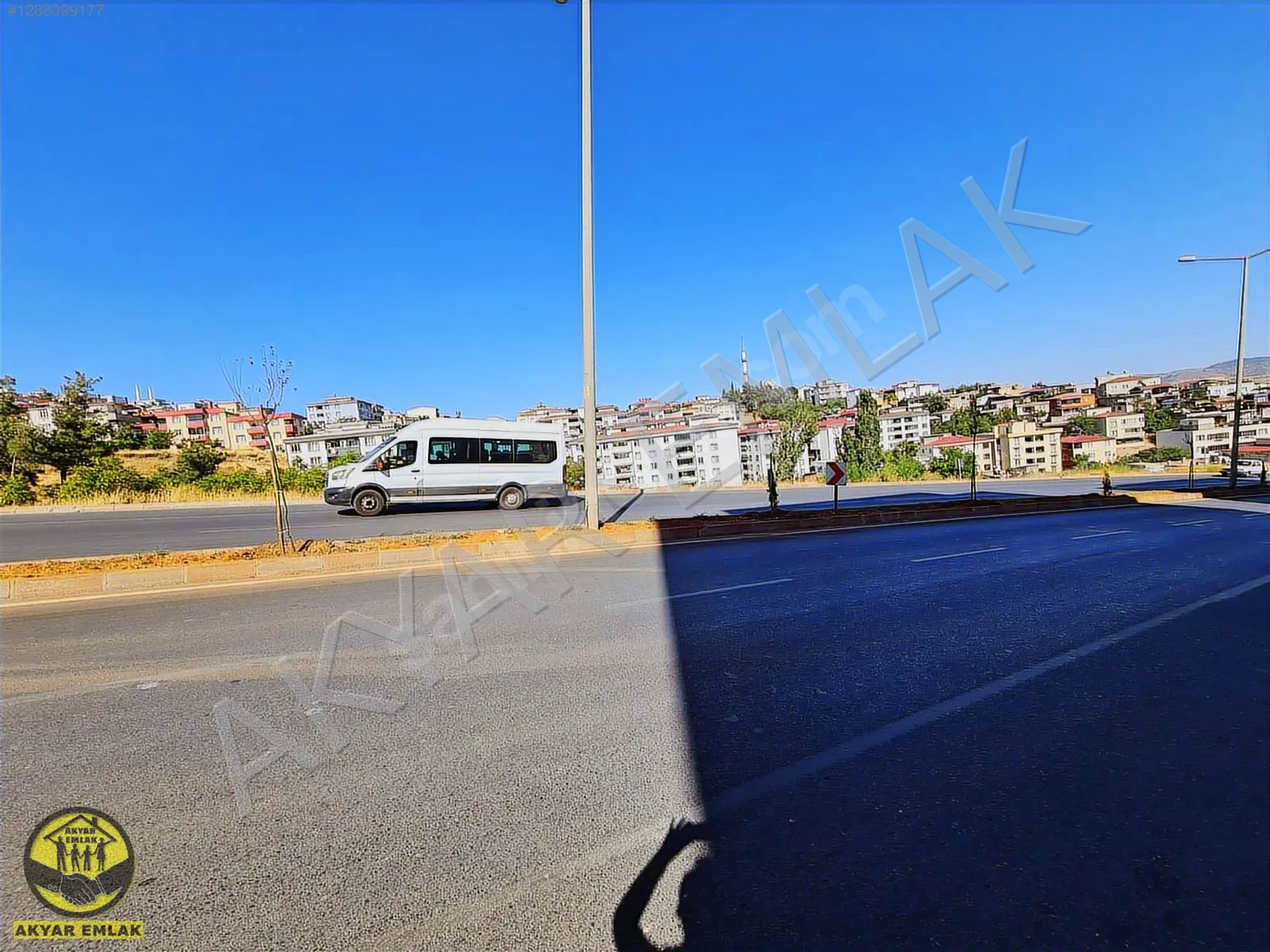 AKYAR EMLAK'DAN AĞCALI ANA YOL ÜSTÜNDE BACALI FIRSAT İŞYERİ — 24